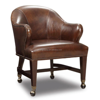 Fauteuil classique en cuir huilé et ciré, base en bouleau et clous décoratifs, pour salle de jeux, salle à manger, hôtel, bureau - Vente en gros OEM
