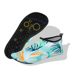 <span class=keywords><strong>Chaussures</strong></span> de plongée en apnée de plage anti-dérapantes pour femmes Chaussettes de natation de yoga à fond souple pour les activités de rivière d'été pour adultes - Product Image 5