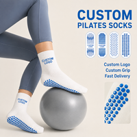 Chaussettes de yoga antidérapantes en coton personnalisées OEM avec logo jacquard pour le ballet et le Pilates