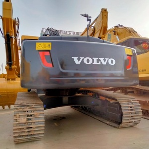 Excavatrice sur chenilles Volvo EC300DL d'occasion, modèle 2021, 30 tonnes, avec composants de transmission et de pompage - Product Image 3