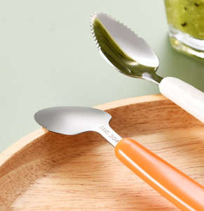 Juego de cucharas para alimentación de bebés 2 en 1, silicona nano plateada y acero inoxidable 304, cuchara de doble cabezal, diseño suave y resistente para raspar y alimentar - Product Image 5