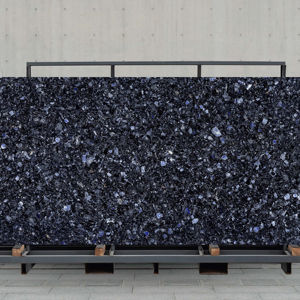 พื้นผิวเมืองที่หรูหรา ตกแต่งด้วยกระเบื้องพอร์ซเลนสีเทาไฮกลอส ขนาด 800x3200 มม. - Product Image 1