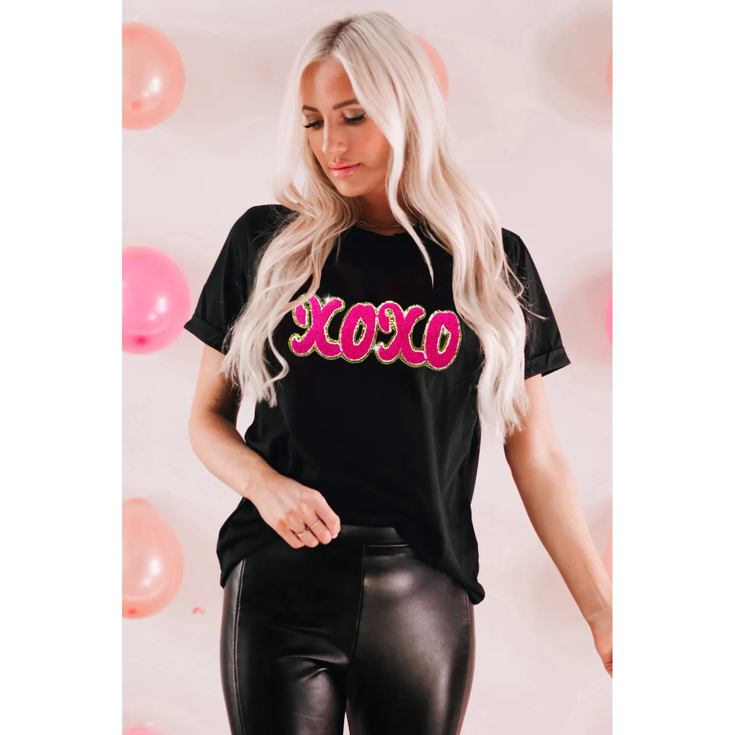 T-shirt XOXO à paillettes à manches courtes pour femmes personnalisées Fournisseur de t-shirts graphiques pour femmes