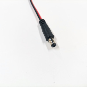DC5521 prise mâle <span class=keywords><strong>2G</strong></span> 0.5MM2 câble d'alimentation fil rouge et noir à l'extrémité dénudée 1 m - Product Image 3