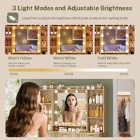 Miroir de coiffeuse moderne en bois massif cannelé de 47,2 po avec lumières LED réglables, 7 tiroirs, plateau en verre, station de charge, finition chêne naturel