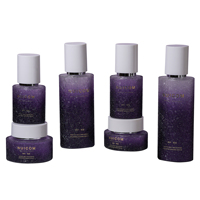 Nouvel ensemble cosmétique en verre violet foncé motif fleur de glace, flacon crème 30g et flacon lotion 100ml avec capuchon blanc