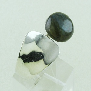 Vente en gros de lunette réglable en argent sterling 925 sertie de pierres précieuses Labradorite Style classique pour fête de mariage unisexe certifiée - Product Image 3