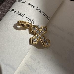 Colgante de Cruz de Plata Pura S925 de Diseño Vintage, Estilo Lujoso con Incrustaciones de Circonita, Forma Geométrica Simple y Moderna - Product Image 5