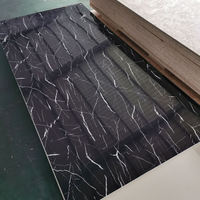 Panneau mural en PVC imitation marbre noir doré, imperméable, ignifuge, surface lisse, prix compétitif, pour salle de bain