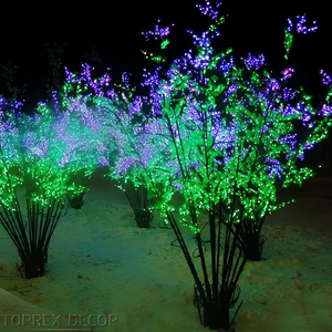 Arbre à fleurs artificielles en PVC imperméable multicolore avec éclairage de Noël <span class=keywords><strong>LED</strong></span> Décoration de paysage extérieur pour les fêtes de rue - Product Image 1