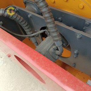 เครื่องอัดฐานถนนแบบใช้ CA301D เดียว dynapac ลูกกลิ้งสั่นสะเทือนแบบสวีเดนกำเนิดหนัก - Product Image 6