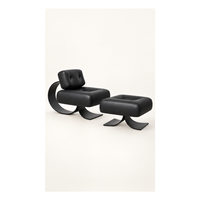 Fauteuil d'appoint moderne en similicuir avec repose-pieds et base métallique incurvée pour salon et hôtel