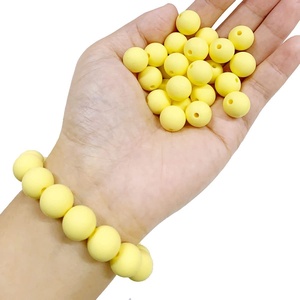 100 pièces de perles de silicone <span class=keywords><strong>Mickey</strong></span> rouge jaune de 15mm pour la fabrication de bijoux, perles focales pour stylos, porte-clés, chaîne de sucette de dentition pour bébé - Product Image 5