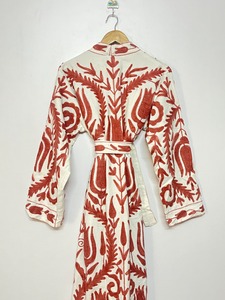 เสื้อคลุมกิโมโนลายดอกไม้พิมพ์ดิจิทัลแบบซูซานี ผ้าฝ้าย 100% เป็นมิตรกับสิ่งแวดล้อม ให้ความอบอุ่นในฤดูหนาวสำหรับผู้หญิง แขนยาว - Product Image 6