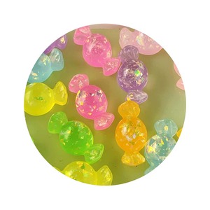 100 pièces de nouveaux cabochons en résine plats brillants de style dessin animé mignon, pour la fabrication de bijoux et la décoration artisanale - Product Image 5