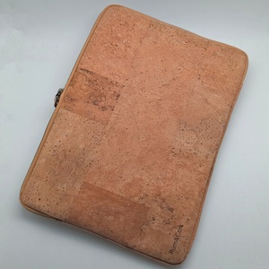 Sac pour ordinateur portable en cuir tanné végétal en liège naturel Boshiho - Product Image 5