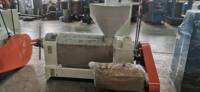 Koudgeperste olieproductielijn, palmolie-extractiemachine voor palmvruchten