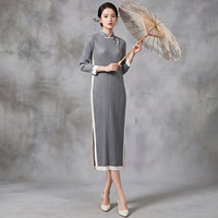 Robe Cheongsam plissée moderne pour femme, col mandarin, boutons grenouillère, bordure contrastante, plissé vertical, Qipao élégant, robe de boutique
