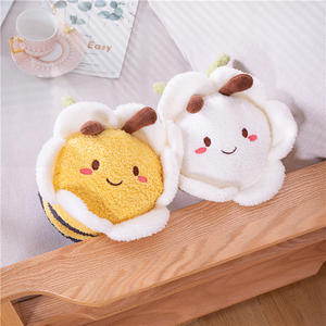 Venta caliente Ins Plush Fuzzy Bumble Bee Animal relleno hogar Decoración sofá suave <span class=keywords><strong>Anime</strong></span> abeja con flor almohada juguete - Product Image 4