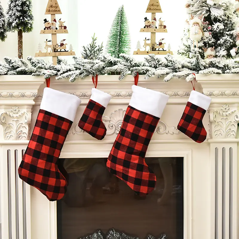 Новые рождественские украшения красные и черные клетчатые Плюшевые рождественские чулки подвески подарки конфеты сумки подвески