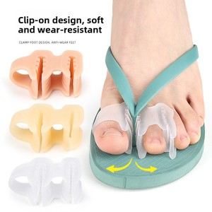 Sandales et tongs à séparateur d'orteils, avec clip pour orteil en extérieur et orteils superposés, en SEBS, pour soins des pieds - Product Image 2