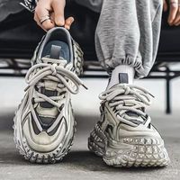 Nouvelles chaussures d'été pour hommes, baskets respirantes en maille pour jeunes, chaussures tendance à enfiler, style papa, avec semelles épaisses de type pneu