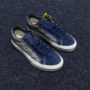 Personnalisation d'usine, personnalisation du logo, OEM, ODM. Gamme de couleurs avancée, vaut la peine d'être achetée. Chaussures en <span class=keywords><strong>toile</strong></span> d'hiver à lacets pour hommes et femmes. - Product Image 1