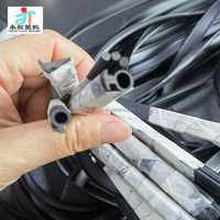Extrudeuse de profilés d'isolation en PVC/Nylon YONGTUO pour portes/fenêtres en alliage d'aluminium, pompe à moteur, contrôle PLC, haute sécurité