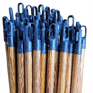 Escoba con mango de madera y cerdas suaves de nailon sin bandera, cabezal de alambre de plástico, para uso exterior, portátil, origen Hanói, marca VDEX - Product Image 1