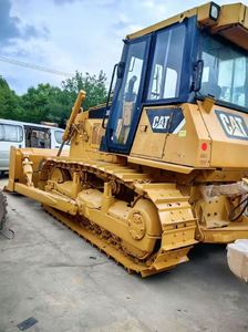 Bulldozers sur chenilles d'occasion de marques japonaises de premier plan (D6G, D7R, D8R) avec composants de moteur d'origine japonaise, 17000 kg, 600 heures, en vente - Product Image 2