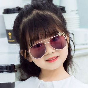 Lunettes de soleil pour enfants tendance vintage 2021, mignonnes, avec nœud, surdimensionnées, UV400, grande monture en métal, pour filles - Product Image 1