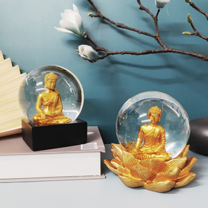 Personalizada interior 3D resina <span class=keywords><strong>personas</strong></span> figura acrílico patrón cristal agua nieve Bola Acrílico plástico foto recuerdo regalo barato globo de nieve - Product Image 5