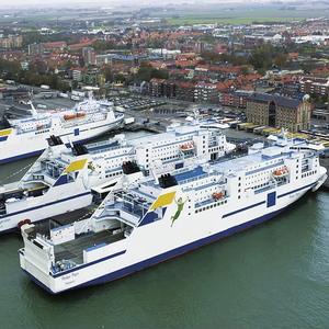 Bateau de croisière avec cabines de couchage, vitesse moyenne, économique, pour zones en développement - Product Image 1