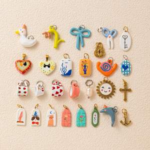 Dijes de Joyería de Acero Inoxidable Pintados a Mano con Flores y Gatitos, Coloridos y Lindos, para Barra de Charms, de Manna Painting Artist - Product Image 1