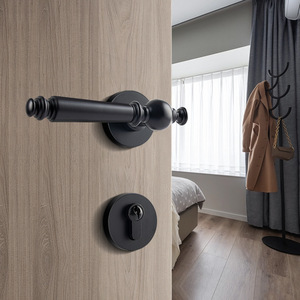 Manija de Puerta de Latón Sólido de Alta Calidad con Cerradura Magnética Silenciosa para Puertas de Madera en Mansiones, Condominios y Propiedades Inmobiliarias - Product Image 4