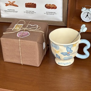Caneca de Cerâmica com Estampa de Borboleta e Alça em Forma de Coração, Colher Rosa, Copo de Chá Cor Creme para Presentes de Meninas - Product Image 5