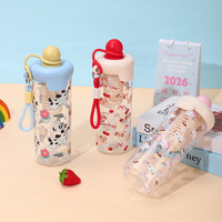 Bouteille d'eau portable en plastique anti-fuite avec paille et séparateur de thé, motif dessin animé, pour le sport et les voyages en extérieur, avec cordelette
