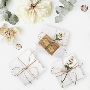 Caja de Regalo de Papel Kraft Blanco Elegante y Ecológica Personalizada para Guardar Alimentos de Panadería, Perfumes, Golosinas, Recuerdos de Bodas y Fiestas - Product Image 4
