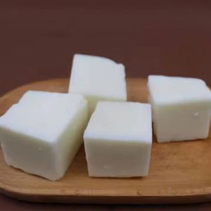 Cuentas de cera de soja a granel completamente refinadas, forma sólida de 25 kg para vela de taza - Product Image 3