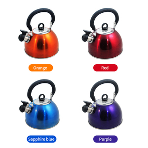 Hervidor silbante <span class=keywords><strong>de</strong></span> lujo <span class=keywords><strong>de</strong></span> acero inoxidable con mango <span class=keywords><strong>de</strong></span> baquelita y material metálico - Product Image 1