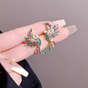 Orecchini a Perno Colorati a Forma di Uccello per Donne, Eleganti Accessori per Orecchie da Indossare Ogni Giorno - Product Image 3