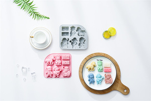 Moldes de Silicona Antiadherentes con Diseño de Rey Mono, Reutilizables, de Grado Alimenticio, Lindos Moldes Magnéticos de Silicona para Chocolate, Dulces y Hielo - Product Image 6