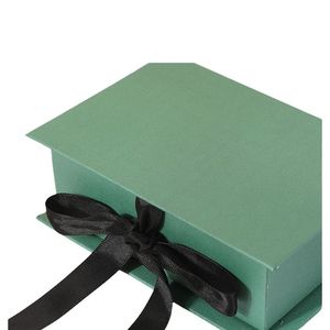 Caja de Regalo de Cartón con Forma de Libro Personalizada, Bolsa de Mano Popular de Marca Privada con Cinta y Forro de Esponja, Impresión con Recubrimiento UV - Product Image 5