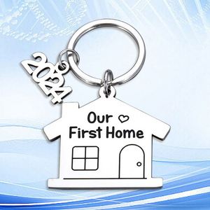 2024 Recuerdo de la Nuestra Primera Mudanza, Llavero Colgante de Acero Inoxidable con Forma de Casa, Regalo de Inauguración de Casa para Parejas - Product Image 1
