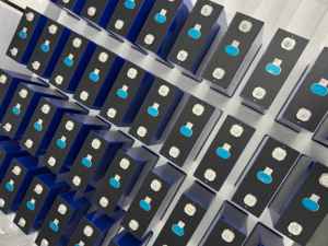 2025 MB31 Grado a 314H 330Ah 8000 ciclo 3,2 V Batería de litio Batería de almacenamiento solar fuera de la red Batería Akku - Product Image 3