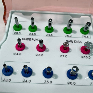 Plateau de chirurgie implantaire, instruments dentaires pour la préparation et la pose cliniques du site d'implant, procédure chirurgicale implantaire dentaire - Product Image 5