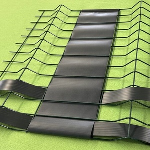 Marco de hierro a prueba de agua 3D Curved Nature Screen Fence Square Plastic Slat Privacy Trills Wire Gate - Product Image 3