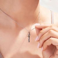 Collier pendentif en alliage avec figurines romantiques enlacées, pour couple, cadeau d'anniversaire minimaliste assorti