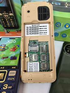 Téléphone portable simple double carte SIM 2G 3G <span class=keywords><strong>4G</strong></span>, nouveau, débloqué, avec écran de 2,4 pouces, prise en charge de la langue espagnole, prix bas - Product Image 3