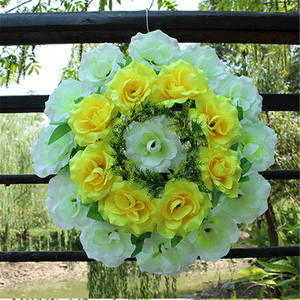 Couronne de fleurs artificielles en tissu bon marché, couronne de roses ouvertes pour la décoration funéraire de Pâques - Product Image 5